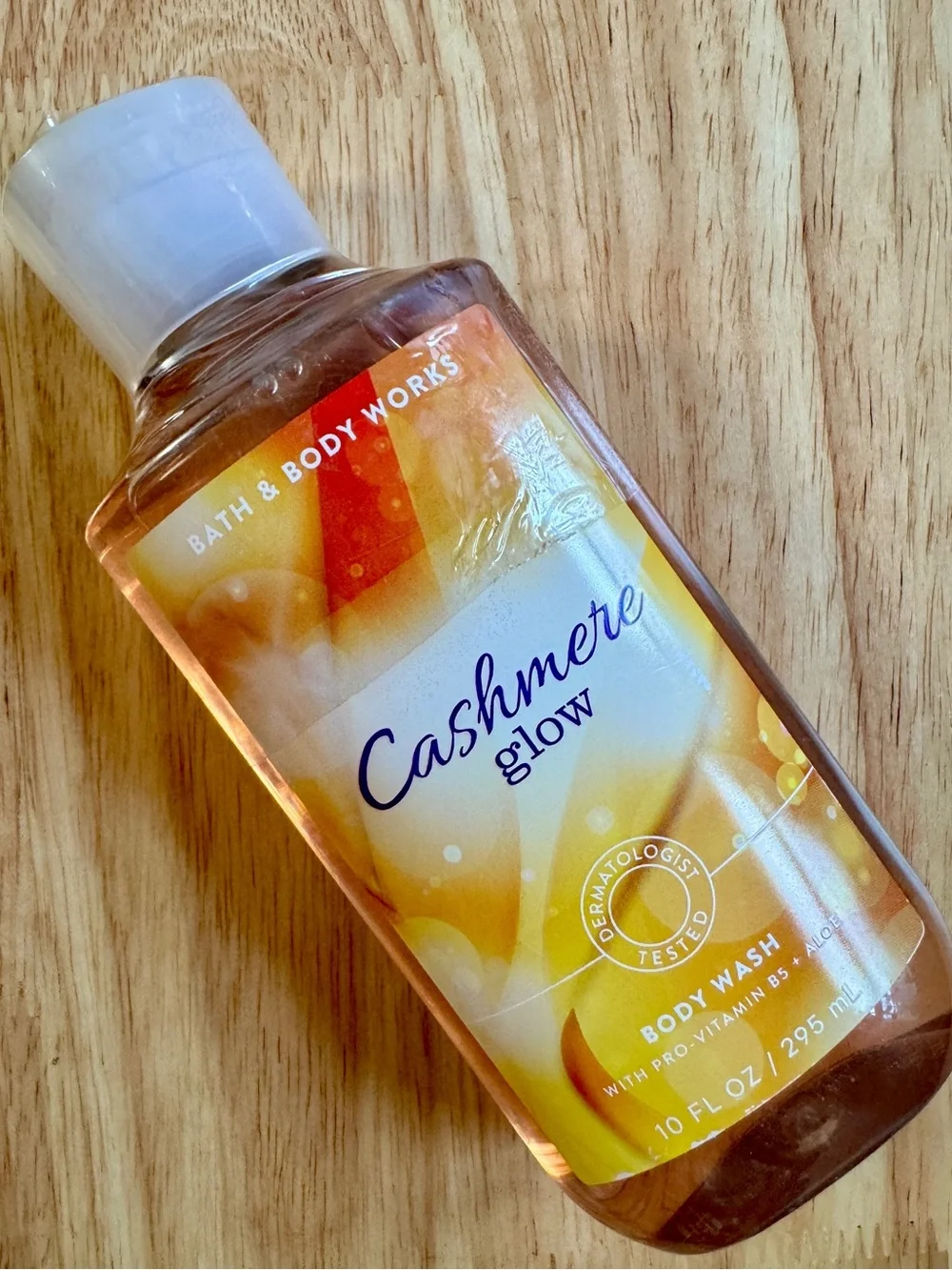Bath & Body Works Cashmere Glow Body Wash - Golden Yellow